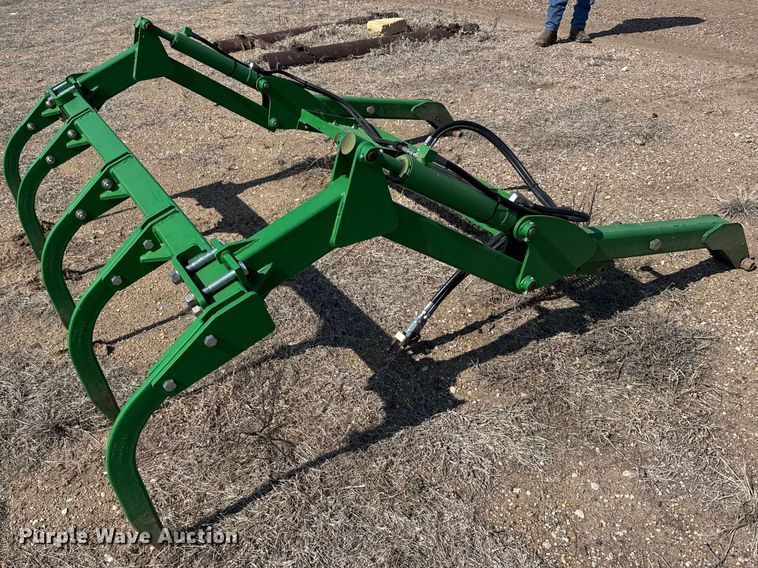 image for item FB6972 2012 John Deere 6150R MFWD tractor