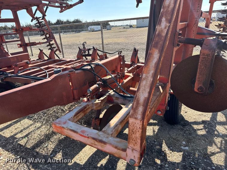 image for item FB6977 Sunflower 3671-35 sweep plow