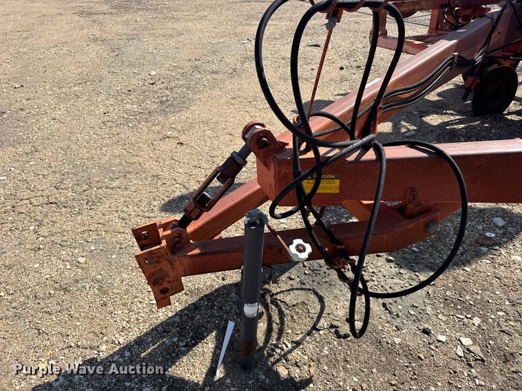 image for item FB6977 Sunflower 3671-35 sweep plow