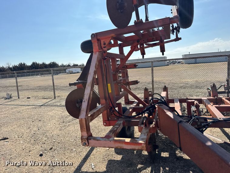 image for item FB6977 Sunflower 3671-35 sweep plow