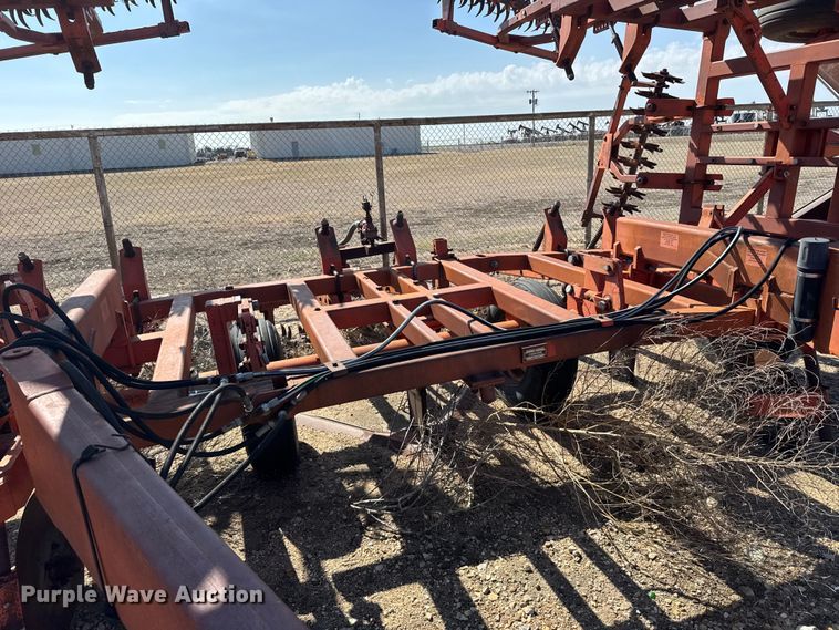 image for item FB6977 Sunflower 3671-35 sweep plow