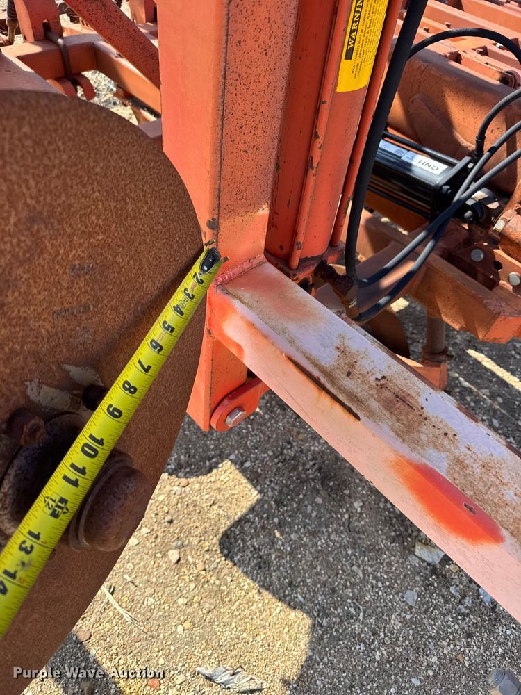 image for item FB6977 Sunflower 3671-35 sweep plow