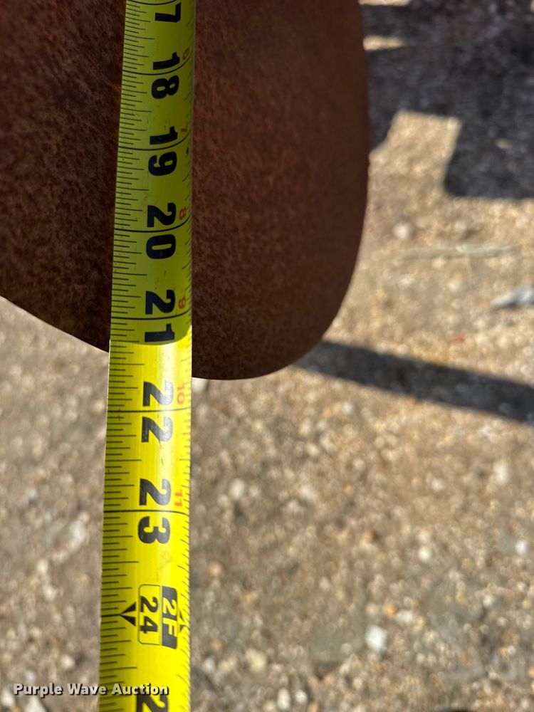 image for item FB6977 Sunflower 3671-35 sweep plow