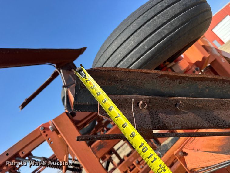 image for item FB6977 Sunflower 3671-35 sweep plow