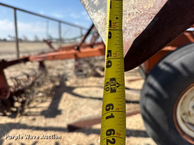 image for item FB6977 Sunflower 3671-35 sweep plow