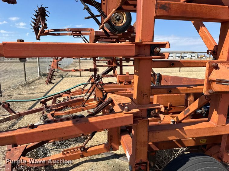 image for item FB6977 Sunflower 3671-35 sweep plow