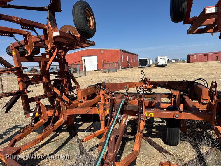 image for item FB6977 Sunflower 3671-35 sweep plow