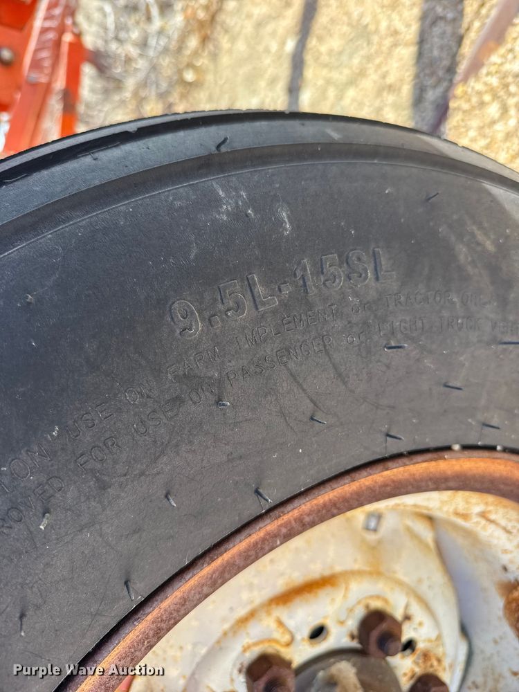 image for item FB6977 Sunflower 3671-35 sweep plow