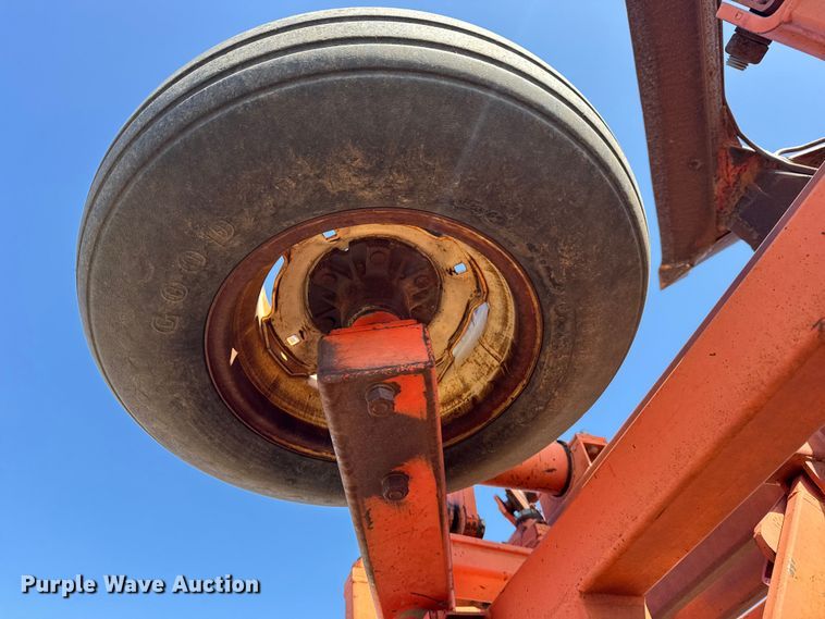 image for item FB6977 Sunflower 3671-35 sweep plow