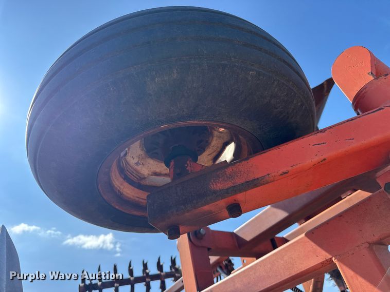 image for item FB6977 Sunflower 3671-35 sweep plow