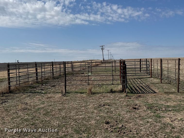 image for item FB6978 Cattle panels