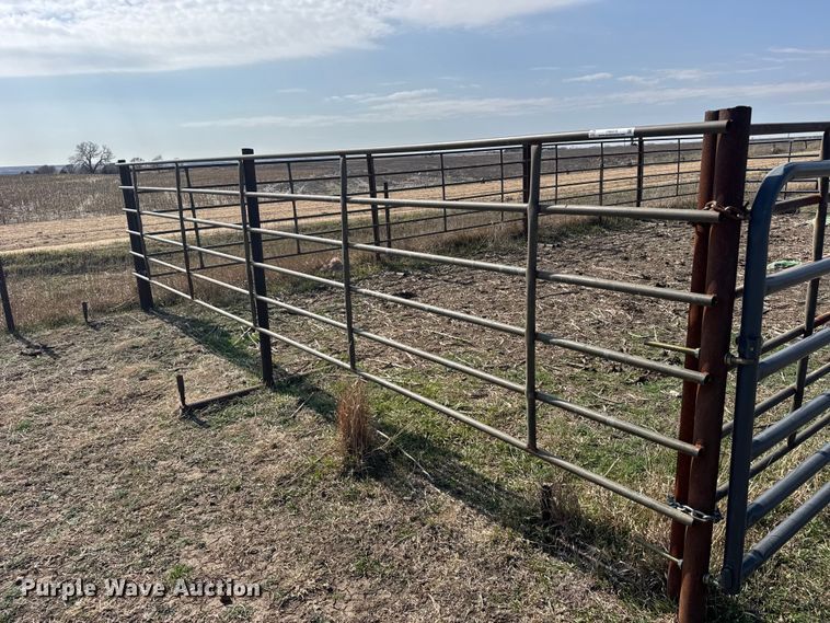 image for item FB6978 Cattle panels
