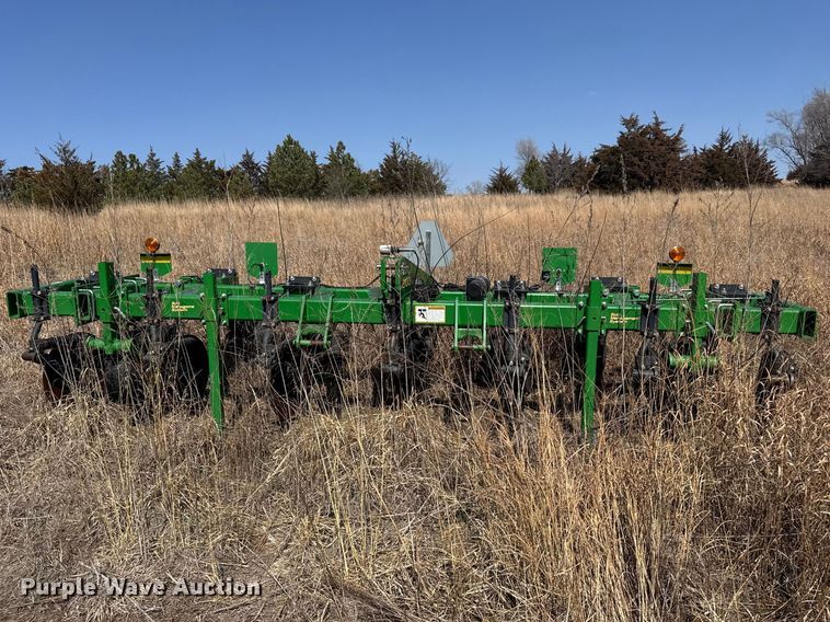 image for item FB6980 2015 John Deere 2100 in-line ripper