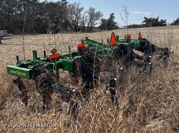 image for item FB6980 2015 John Deere 2100 in-line ripper