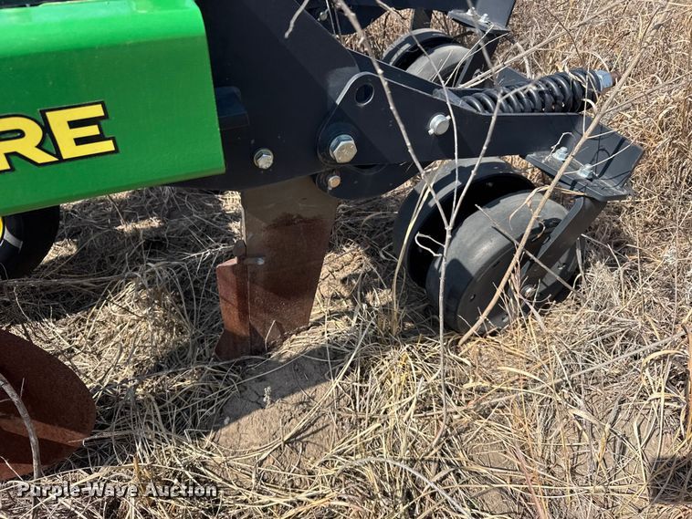 image for item FB6980 2015 John Deere 2100 in-line ripper