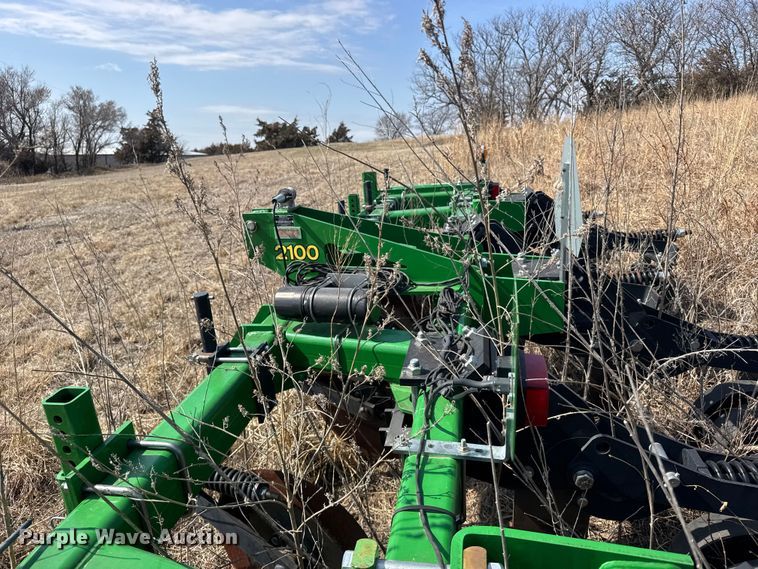 image for item FB6980 2015 John Deere 2100 in-line ripper