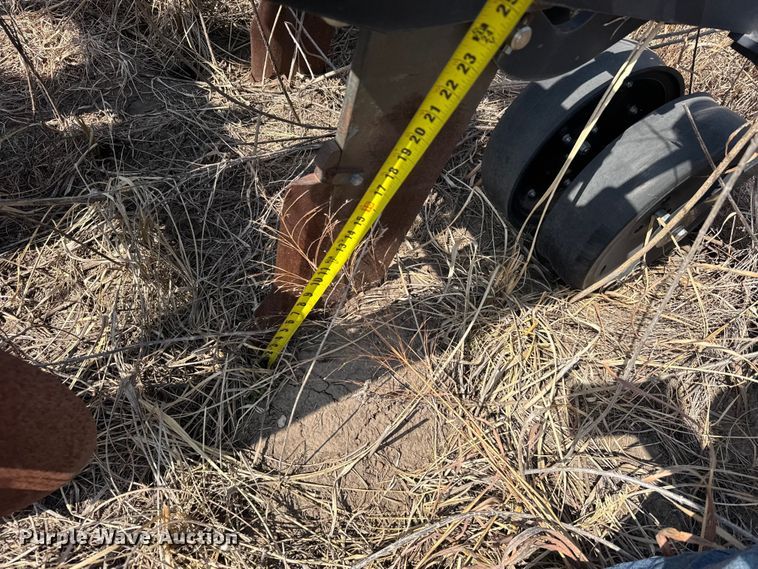 image for item FB6980 2015 John Deere 2100 in-line ripper