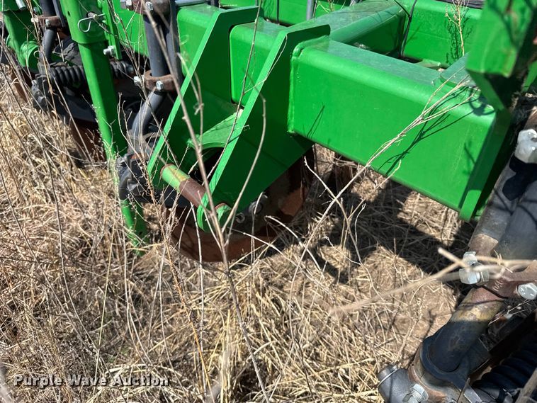 image for item FB6980 2015 John Deere 2100 in-line ripper