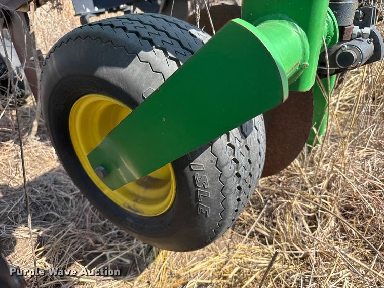 image for item FB6980 2015 John Deere 2100 in-line ripper