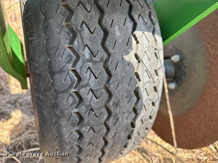 image for item FB6980 2015 John Deere 2100 in-line ripper