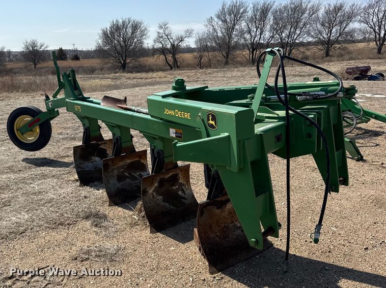 image for item FB6981 2013 John Deere 975 four bottom plow