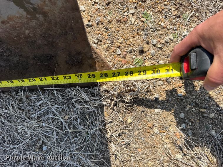 image for item FB6981 2013 John Deere 975 four bottom plow