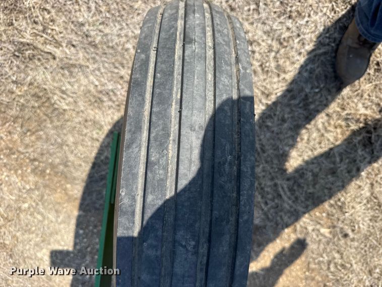 image for item FB6981 2013 John Deere 975 four bottom plow