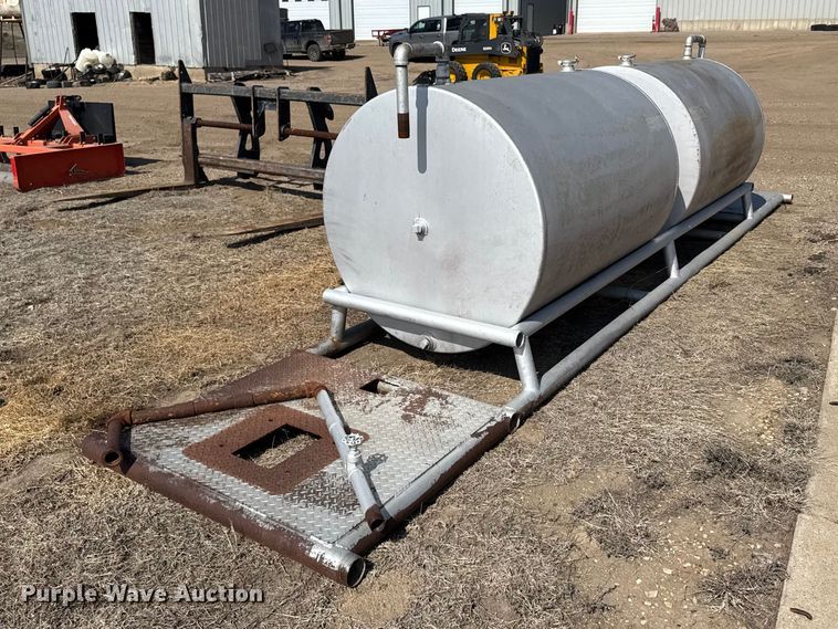 image for item FB6983 (2) fuel tanks