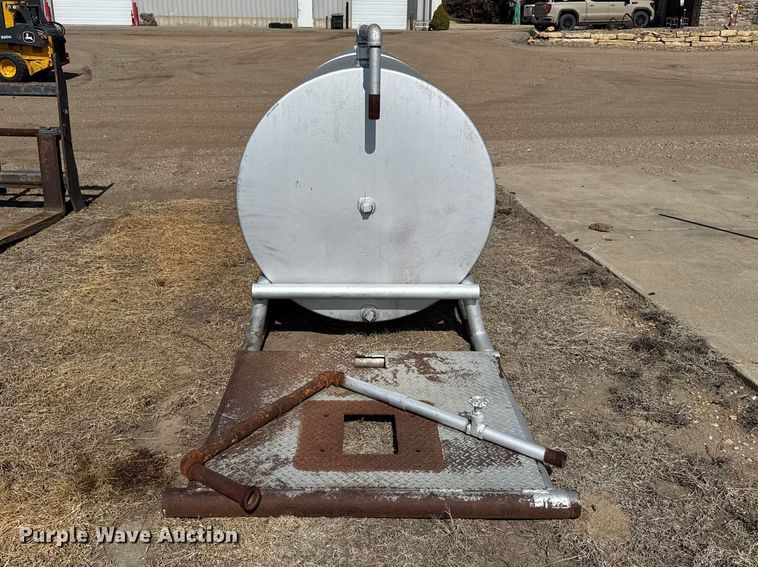 image for item FB6983 (2) fuel tanks