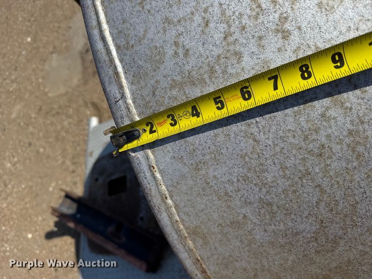 image for item FB6983 (2) fuel tanks