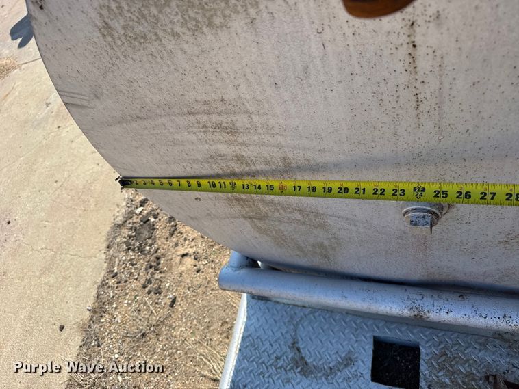 image for item FB6983 (2) fuel tanks