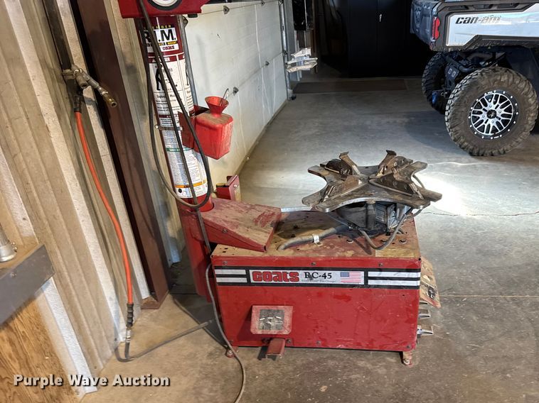 image for item FB7000 Coats RC-45 tire machine