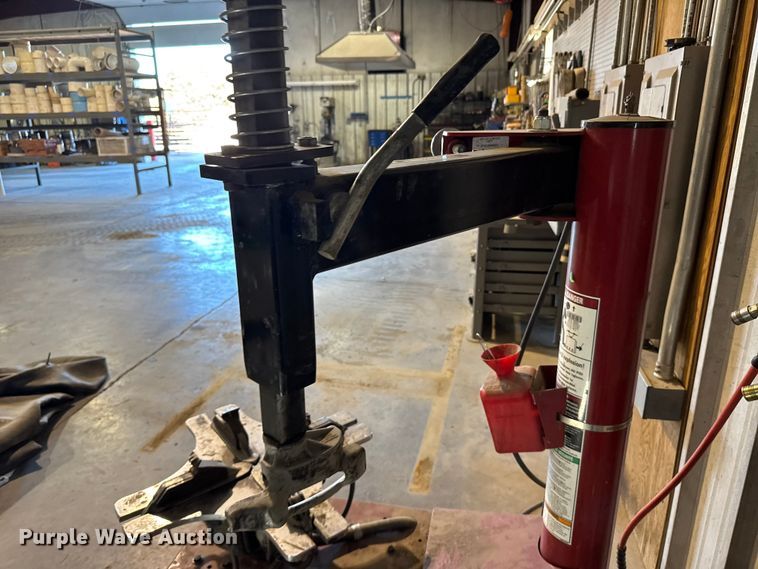 image for item FB7000 Coats RC-45 tire machine