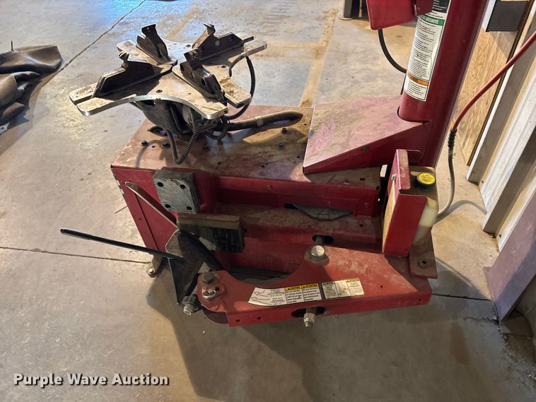 image for item FB7000 Coats RC-45 tire machine