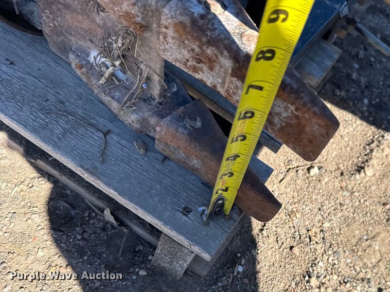 image for item FB7054 Pivot parts