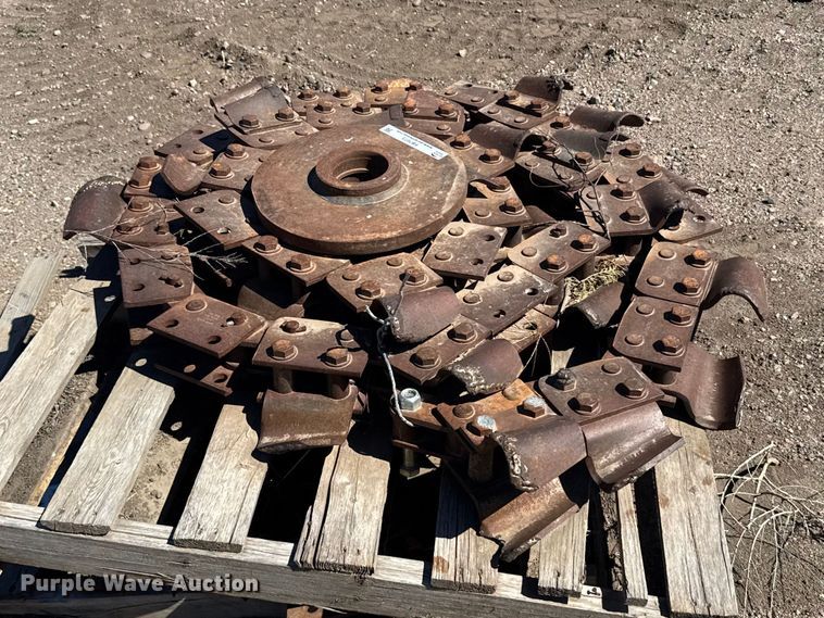 image for item FB7073 (2) trencher chains