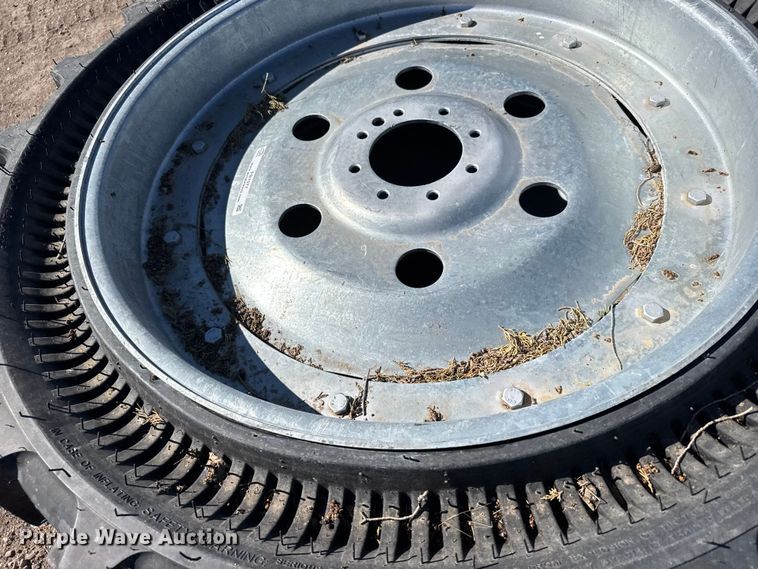 image for item FB7077 Tires and wheels