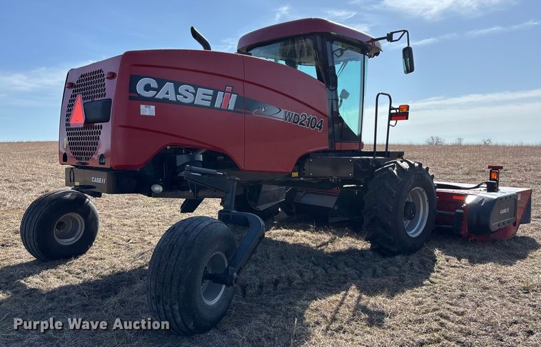 image for item FC1618 2015 Case IH WD2104 swather / windrower
