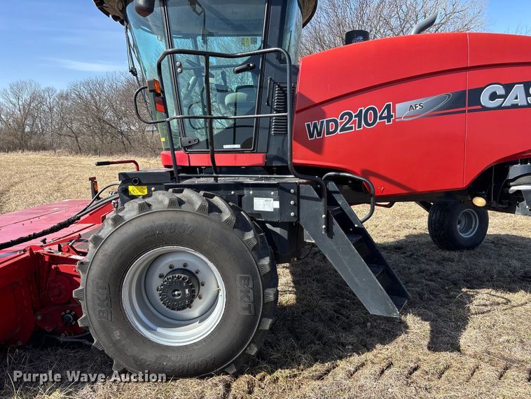 image for item FC1618 2015 Case IH WD2104 swather / windrower
