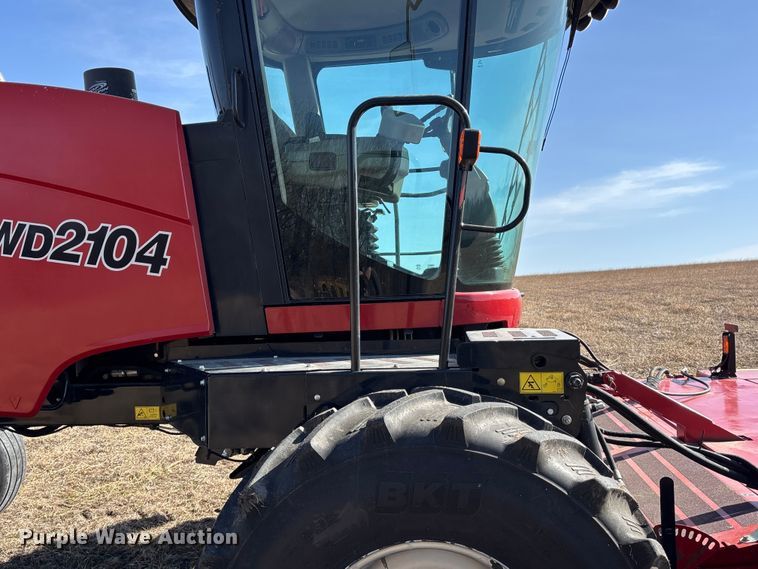 image for item FC1618 2015 Case IH WD2104 swather / windrower