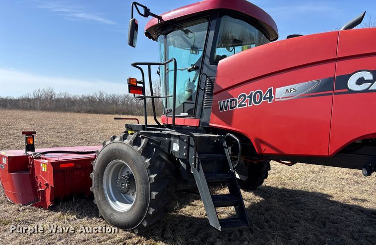 image for item FC1618 2015 Case IH WD2104 swather / windrower