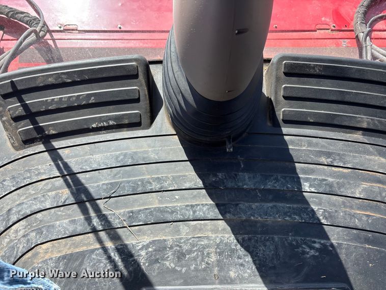 image for item FC1618 2015 Case IH WD2104 swather / windrower