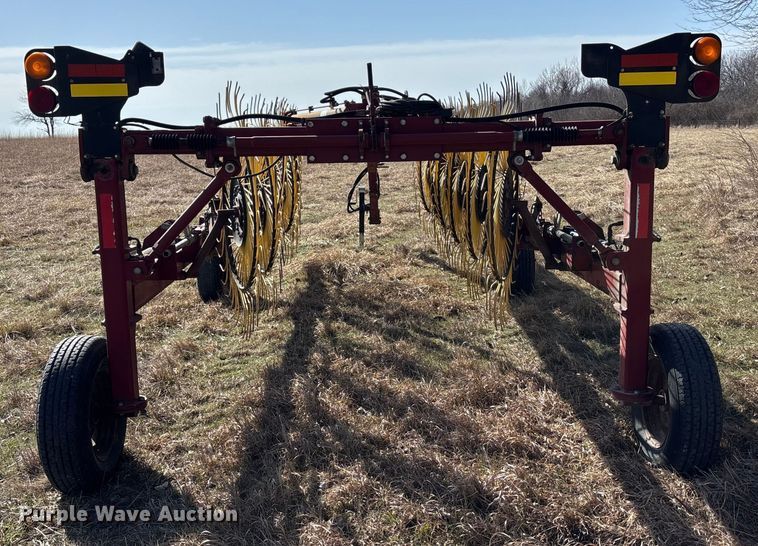 image for item FC1620 M and W DF-12 hay rake