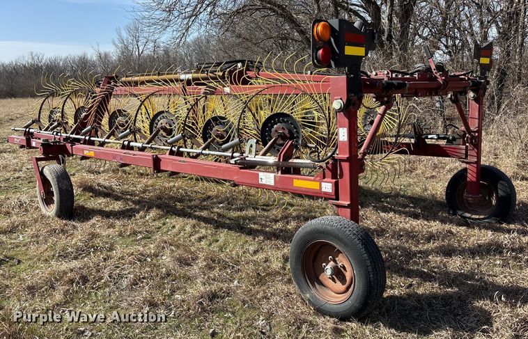 image for item FC1620 M and W DF-12 hay rake