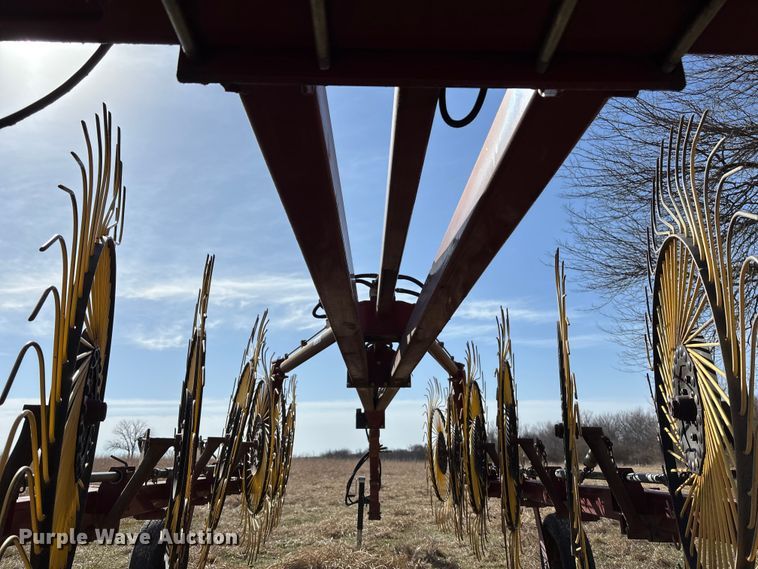 image for item FC1620 M and W DF-12 hay rake