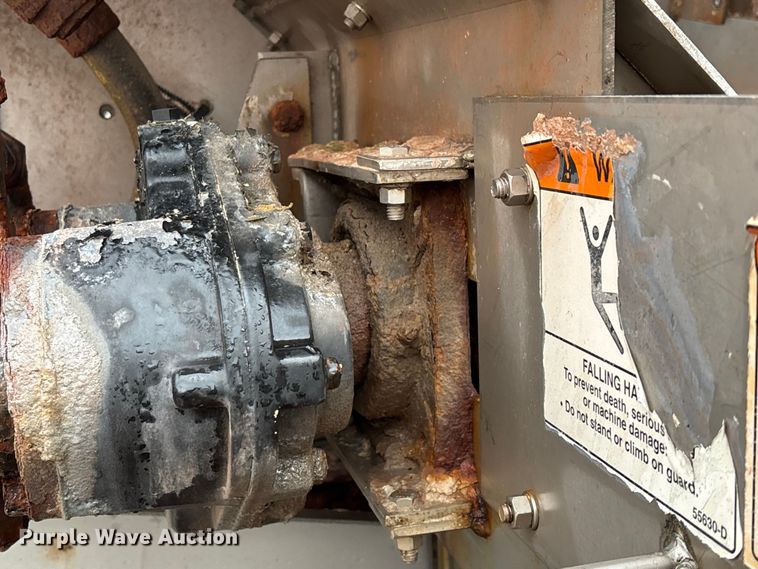 image for item FG0129 2004 International 7400 applicator truck