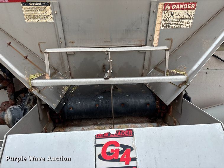 image for item FG0129 2004 International 7400 applicator truck