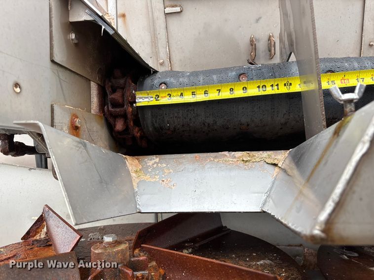 image for item FG0129 2004 International 7400 applicator truck