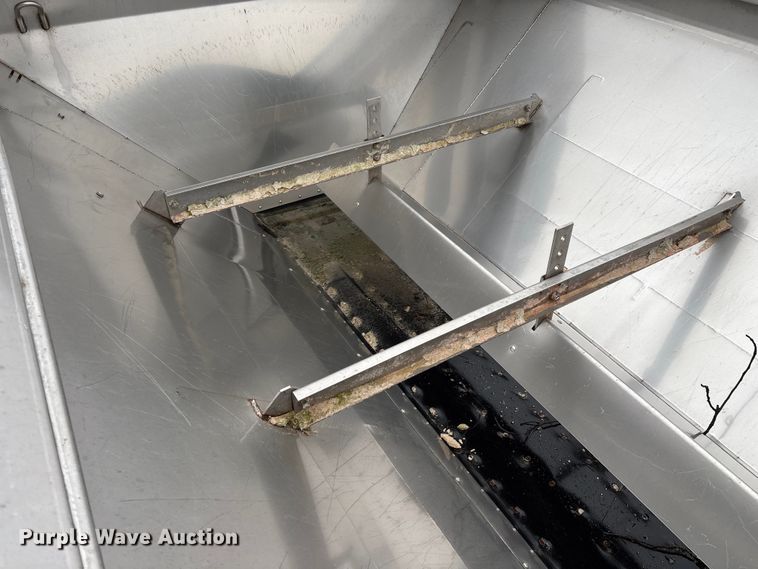 image for item FG0129 2004 International 7400 applicator truck