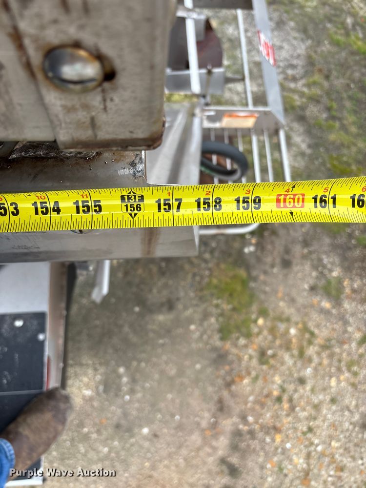 image for item FG0129 2004 International 7400 applicator truck